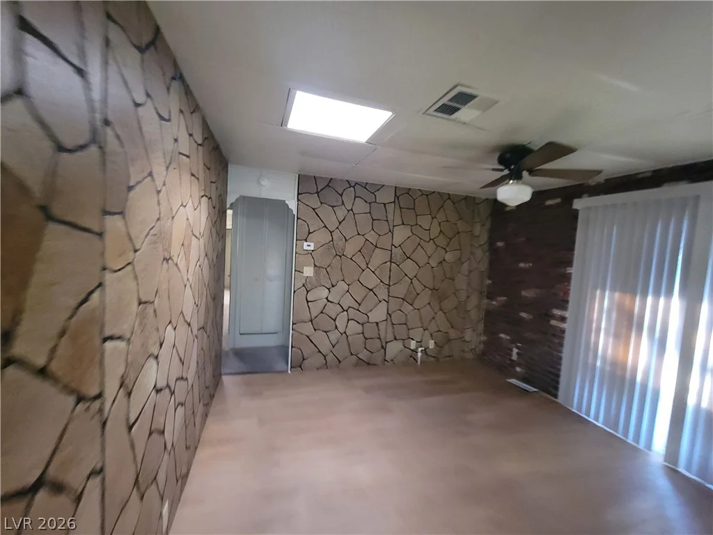 5495 Everglade, Las Vegas, NV 89142