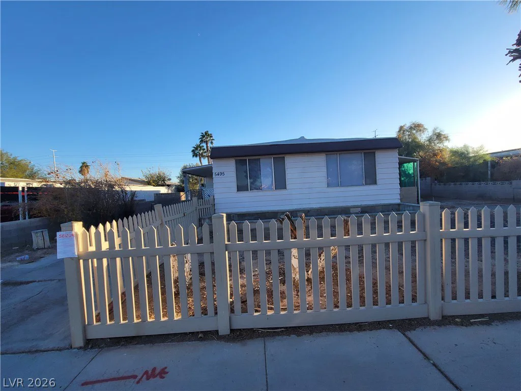 5495 Everglade, Las Vegas, NV 89142