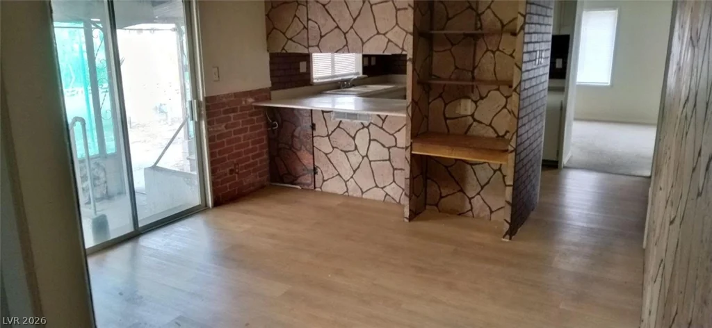 5495 Everglade, Las Vegas, NV 89142