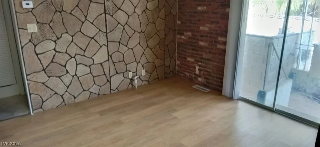 5495 Everglade, Las Vegas, NV 89142