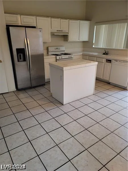 5316 Clover Blossom, North Las Vegas, NV 89031