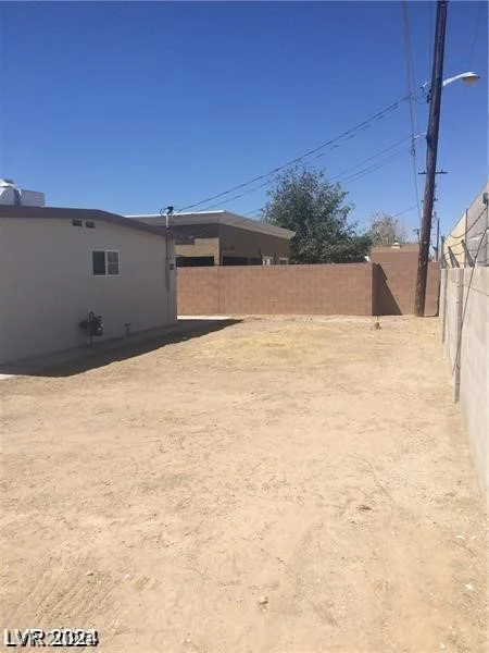 2705 Howard, Las Vegas, NV 89104