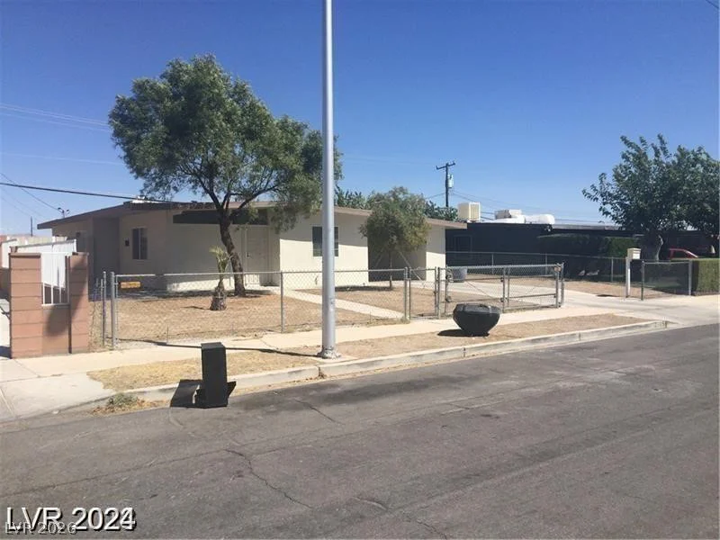 2705 Howard, Las Vegas, NV 89104