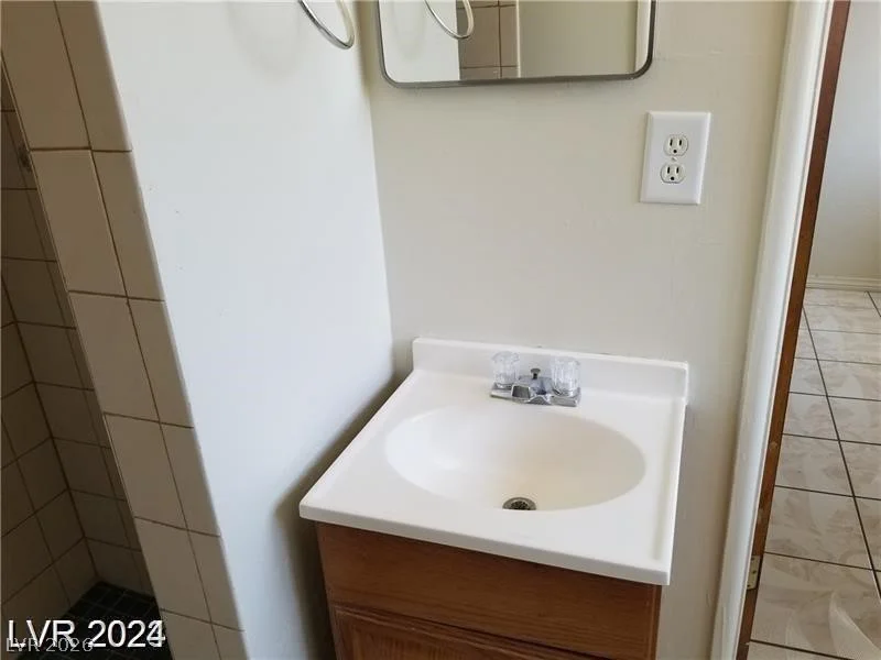 2705 Howard, Las Vegas, NV 89104