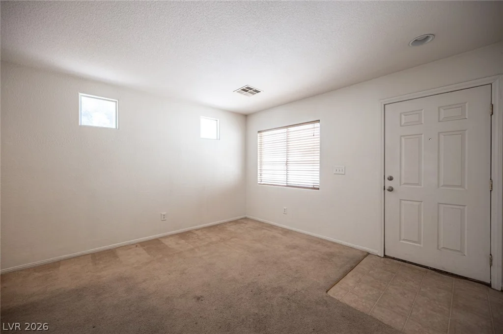 5242 Paradise Skies, Las Vegas, NV 89156