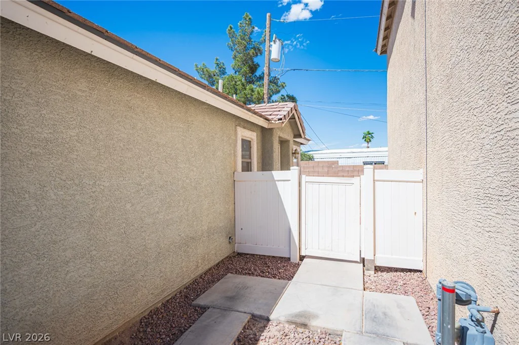 5242 Paradise Skies, Las Vegas, NV 89156