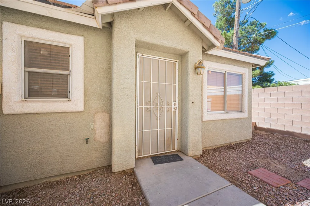 5242 Paradise Skies, Las Vegas, NV 89156