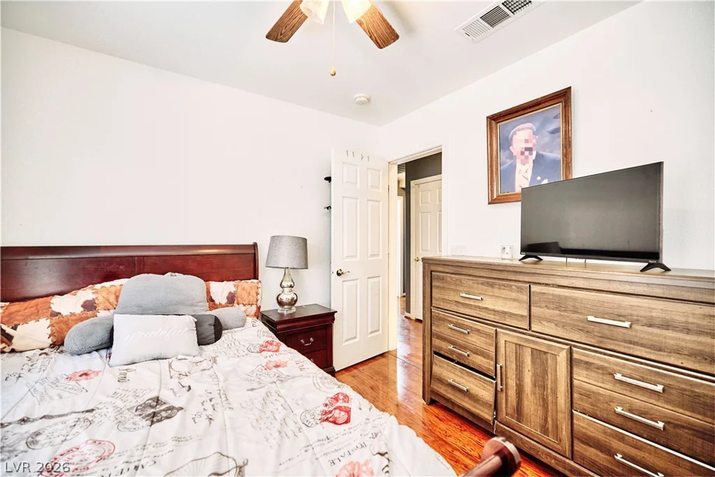 1423 Glassy Pond, Las Vegas, NV 89183