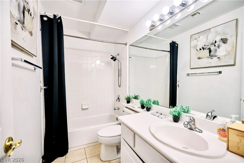 1423 Glassy Pond, Las Vegas, NV 89183
