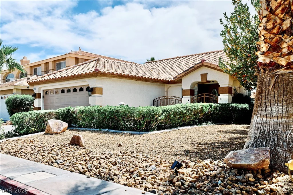 1423 Glassy Pond, Las Vegas, NV 89183