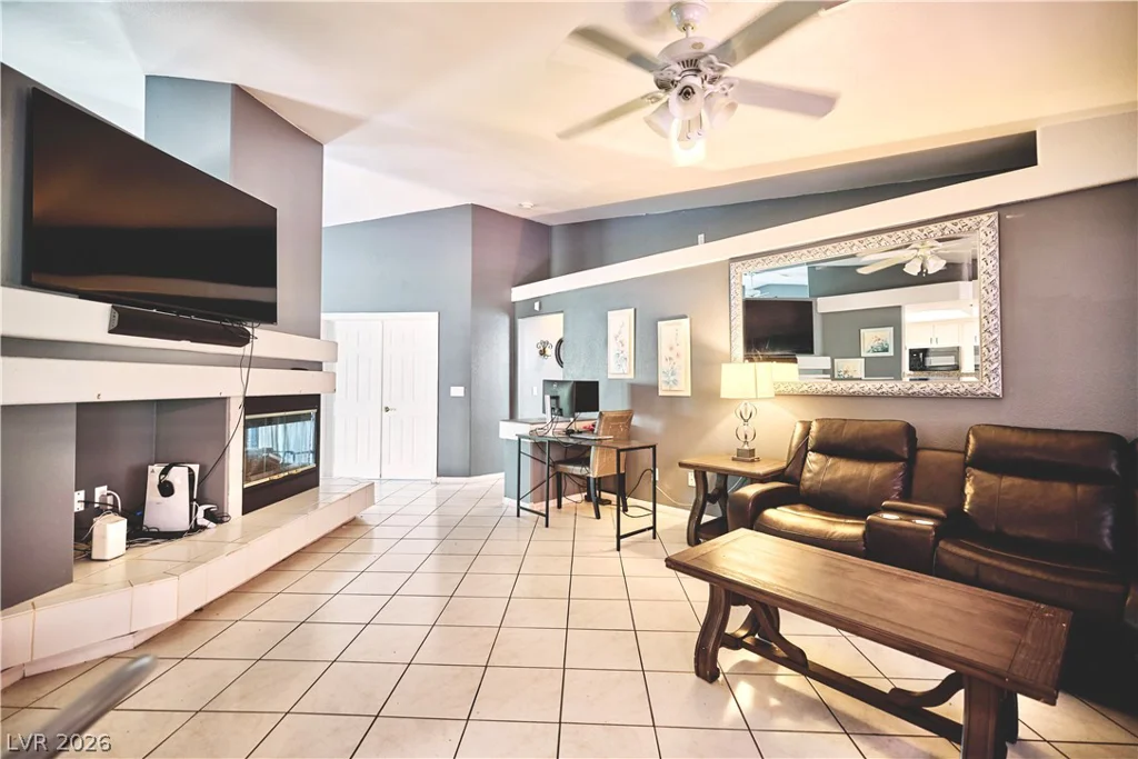 1423 Glassy Pond, Las Vegas, NV 89183