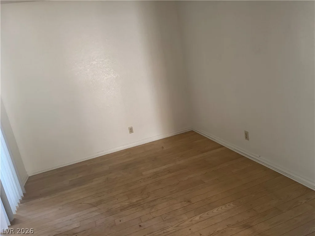 3942 Palos Verdes, Las Vegas, NV 89119