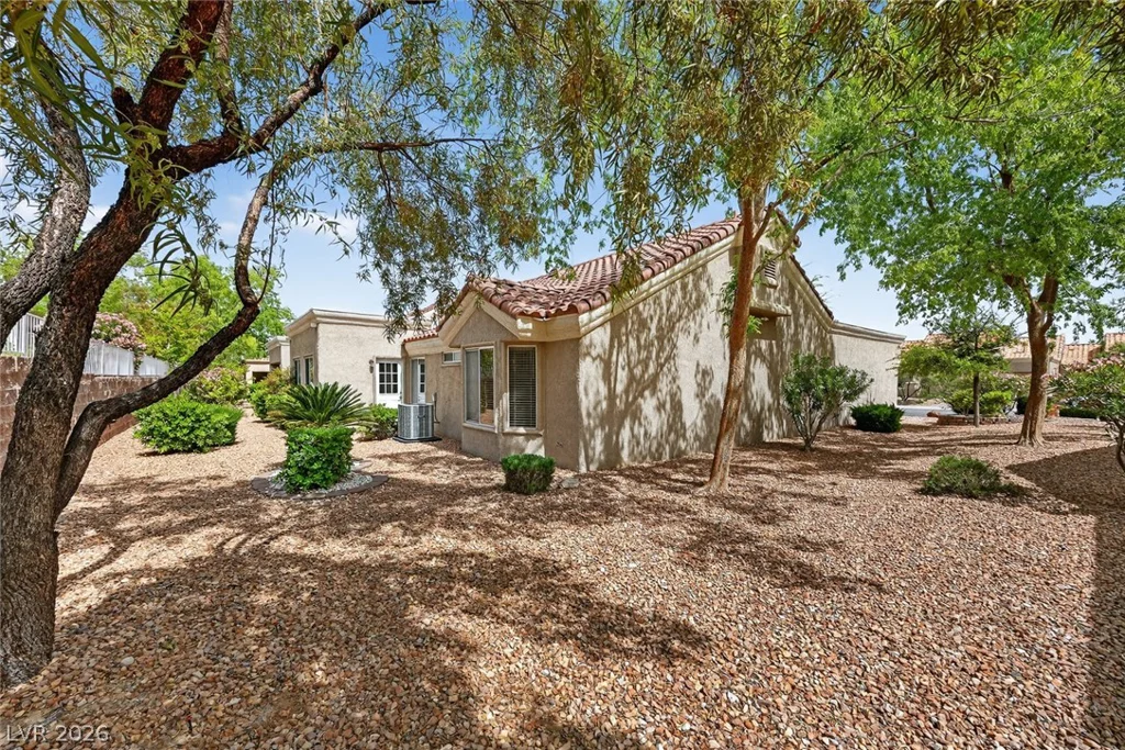 2425 Desert Butte, Las Vegas, NV 89134