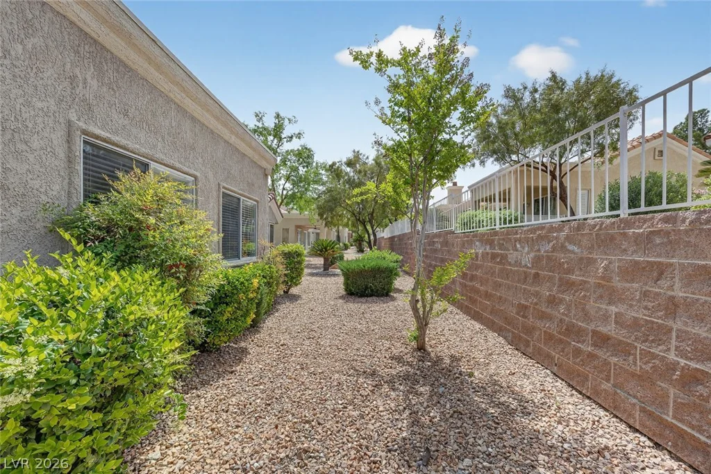 2425 Desert Butte, Las Vegas, NV 89134