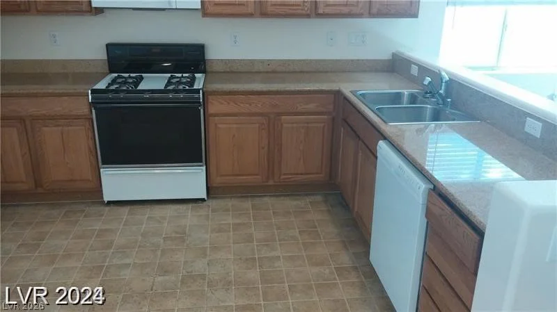 5116 Blue Rose, North Las Vegas, NV 89081