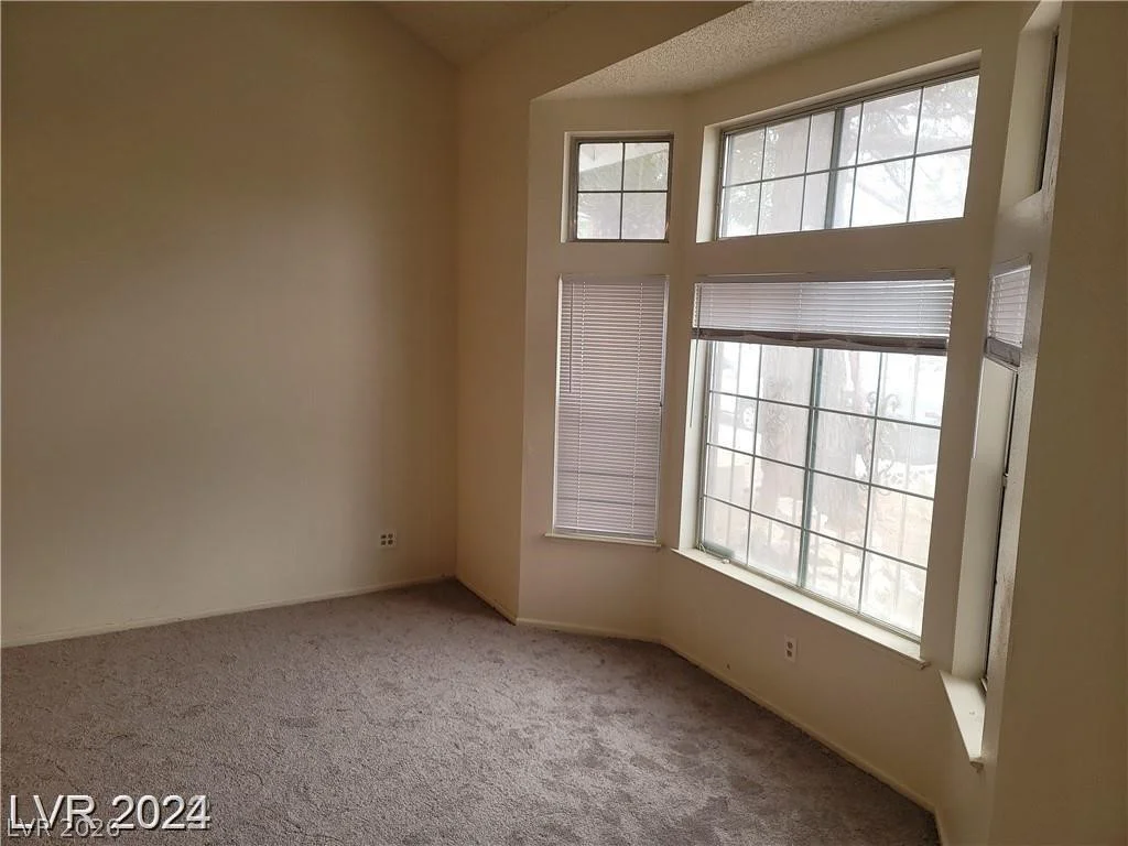 321 Bent Creek, Las Vegas, NV 89107