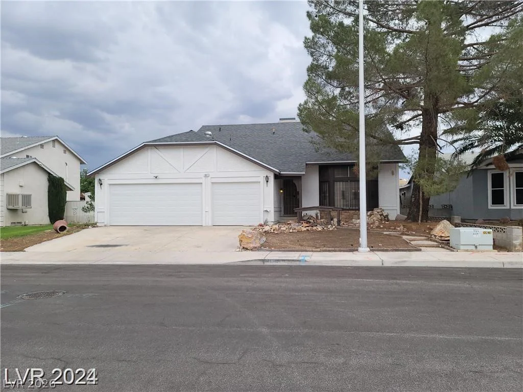 321 Bent Creek, Las Vegas, NV 89107