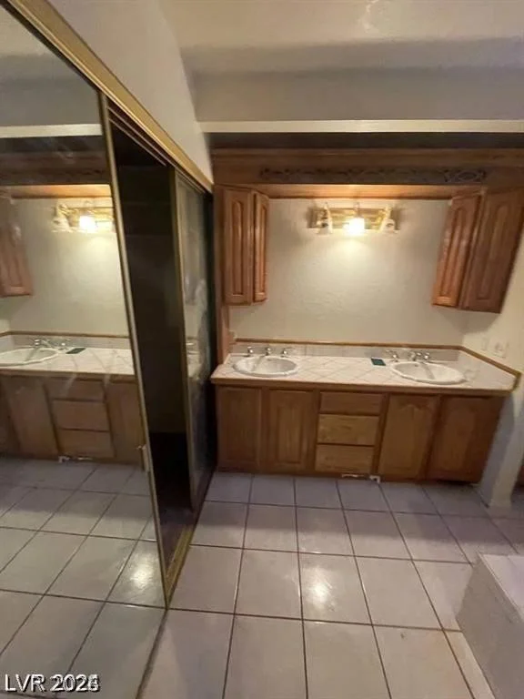 321 Bent Creek, Las Vegas, NV 89107