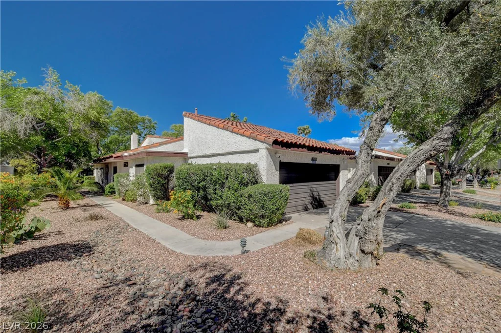 2620 San Lago, Las Vegas, NV 89121