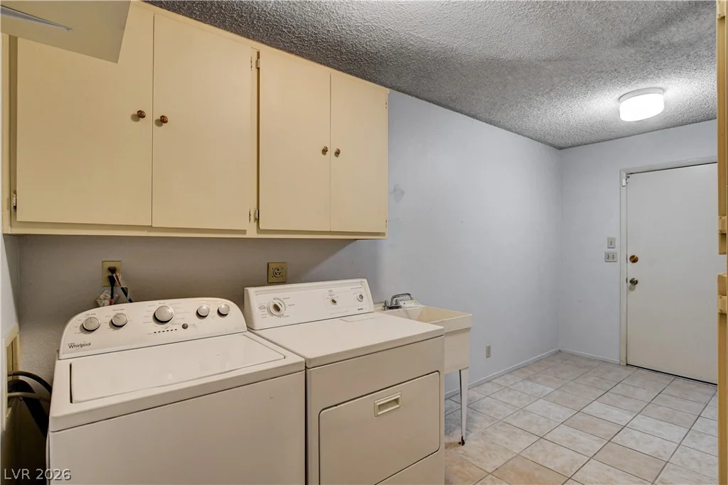 2620 San Lago, Las Vegas, NV 89121
