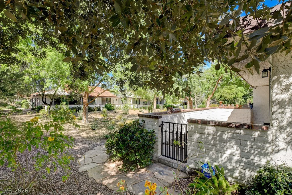2620 San Lago, Las Vegas, NV 89121