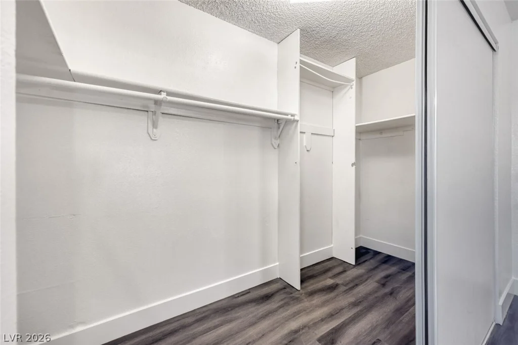 1325 Oakey, Las Vegas, NV 89104