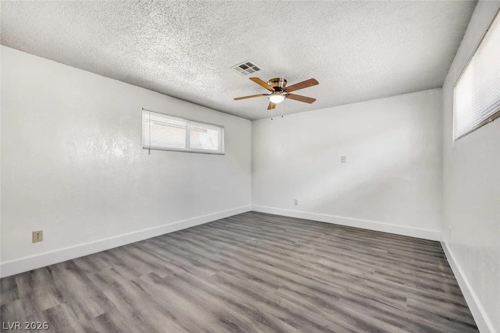 1325 Oakey, Las Vegas, NV 89104