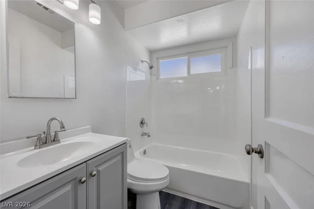 1325 Oakey, Las Vegas, NV 89104