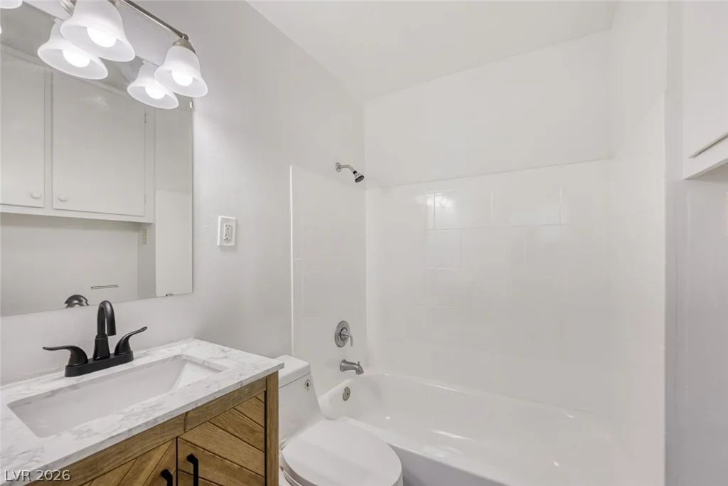 1325 Oakey, Las Vegas, NV 89104