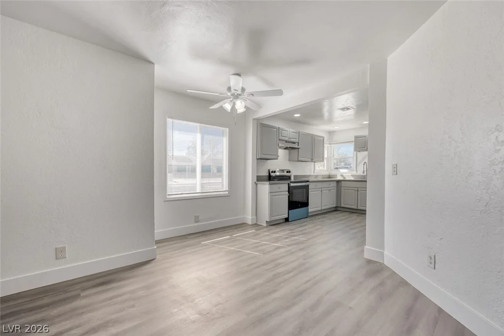 1325 Oakey, Las Vegas, NV 89104