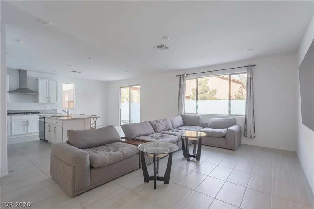 7360 Crown Landing, Las Vegas, NV 89113
