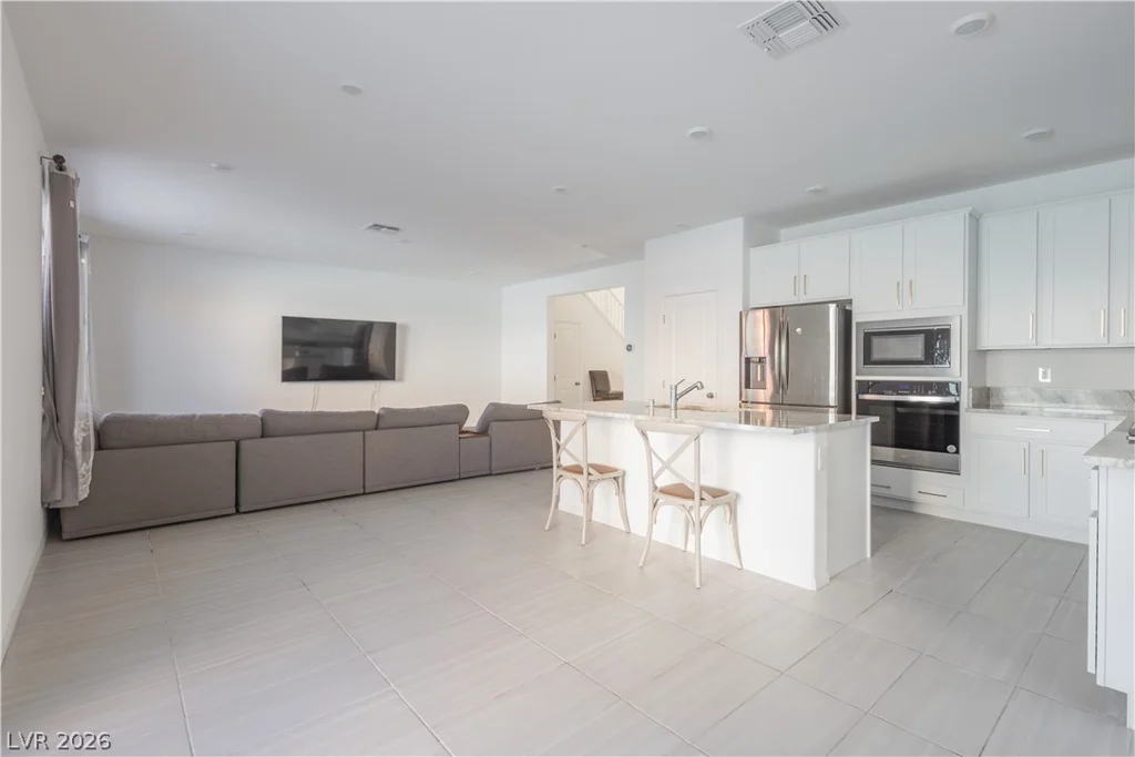7360 Crown Landing, Las Vegas, NV 89113