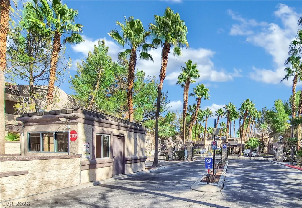 5250 Rainbow, Las Vegas, NV 89118