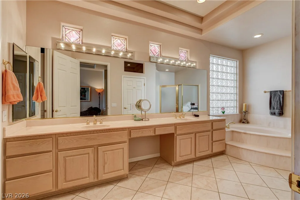10021 Villa Ridge, Las Vegas, NV 89134