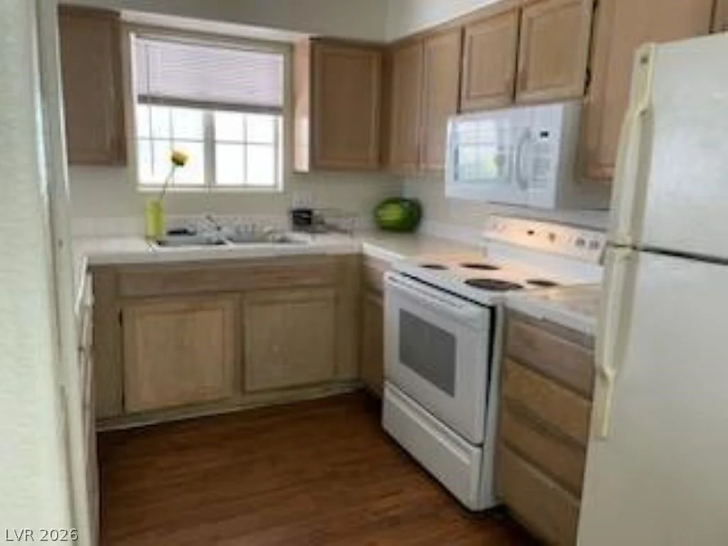 2725 Nellis, Las Vegas, NV 89121