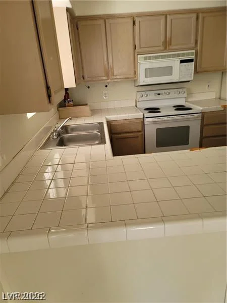 2725 Nellis, Las Vegas, NV 89121