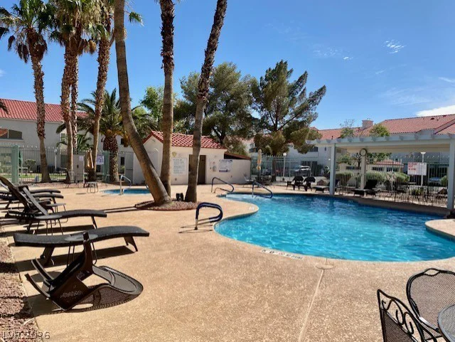 2725 Nellis, Las Vegas, NV 89121
