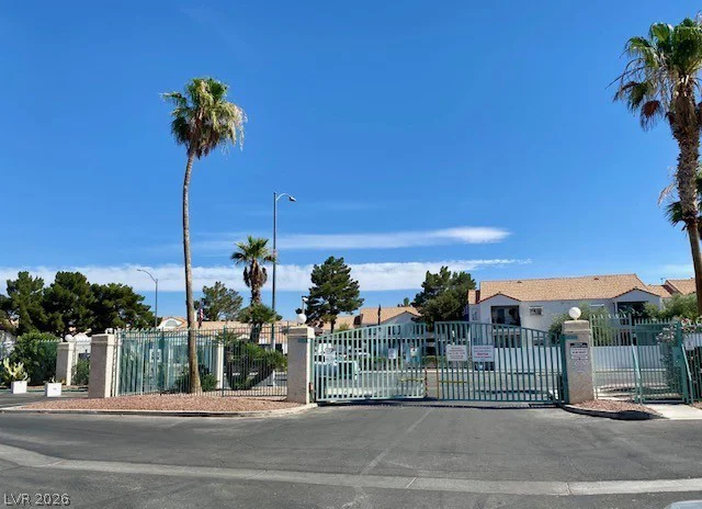 2725 Nellis, Las Vegas, NV 89121