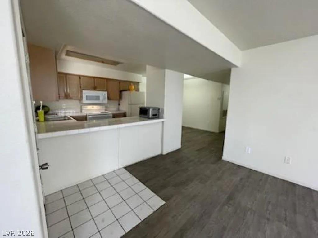 2725 Nellis, Las Vegas, NV 89121