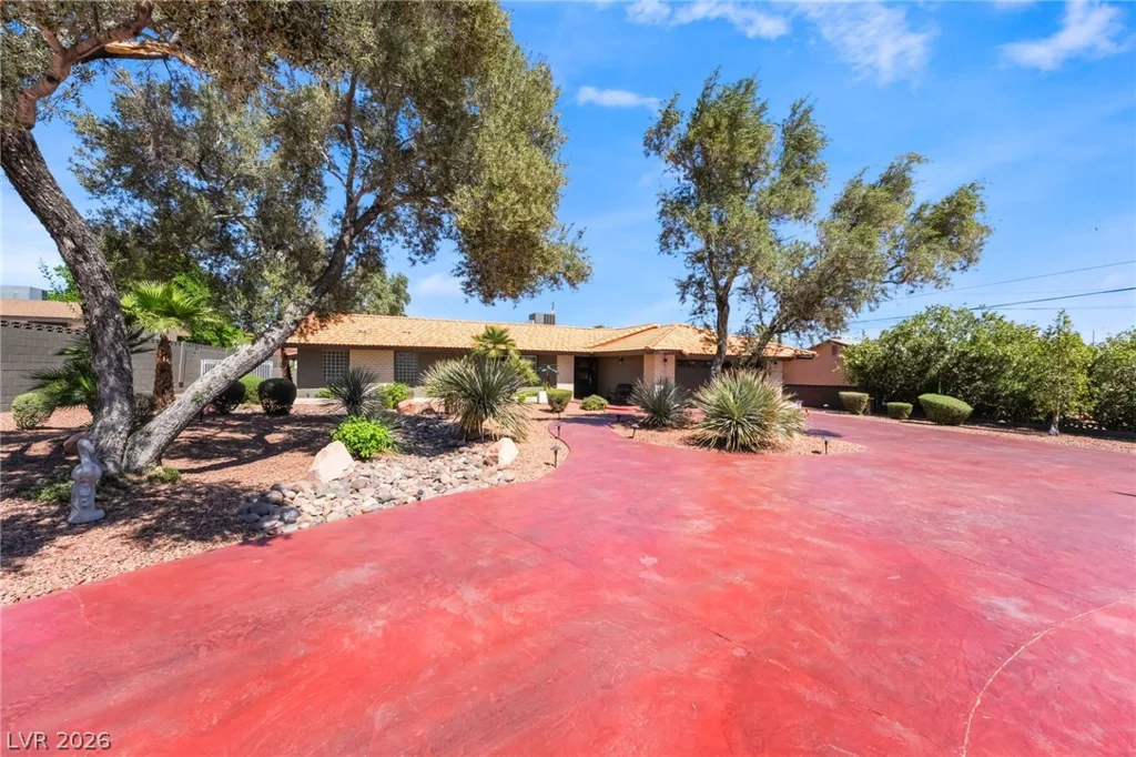 6540 Laredo, Las Vegas, NV 89146