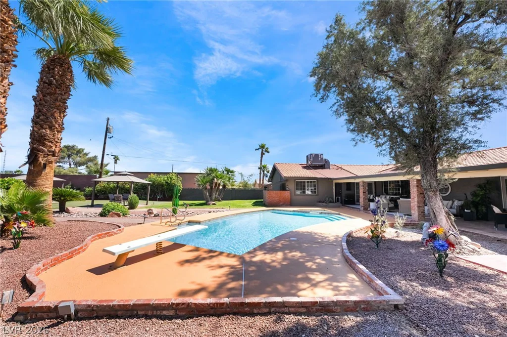 6540 Laredo, Las Vegas, NV 89146
