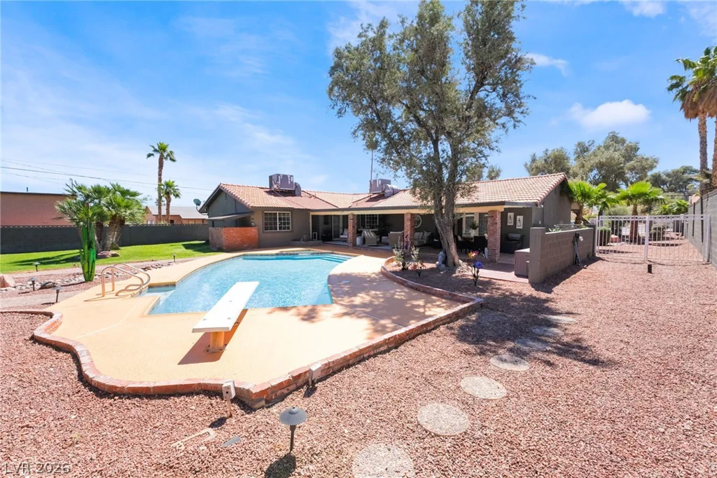6540 Laredo, Las Vegas, NV 89146