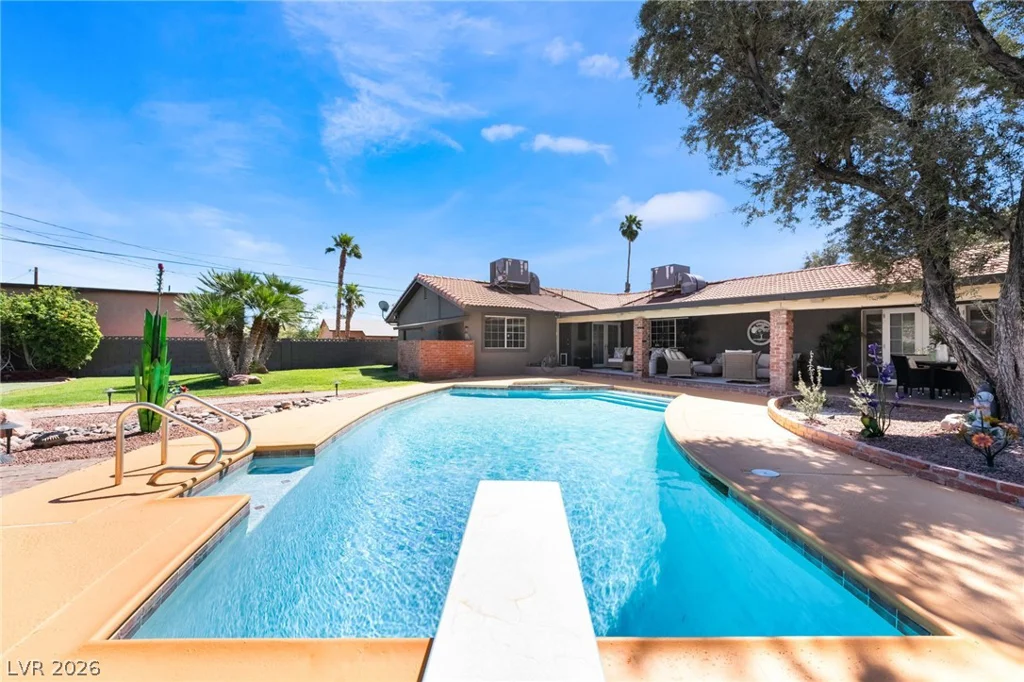6540 Laredo, Las Vegas, NV 89146