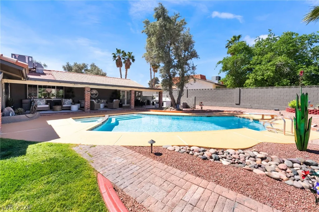 6540 Laredo, Las Vegas, NV 89146