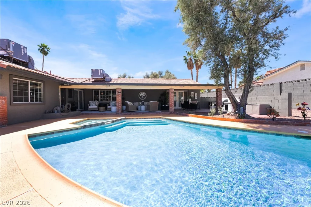 6540 Laredo, Las Vegas, NV 89146