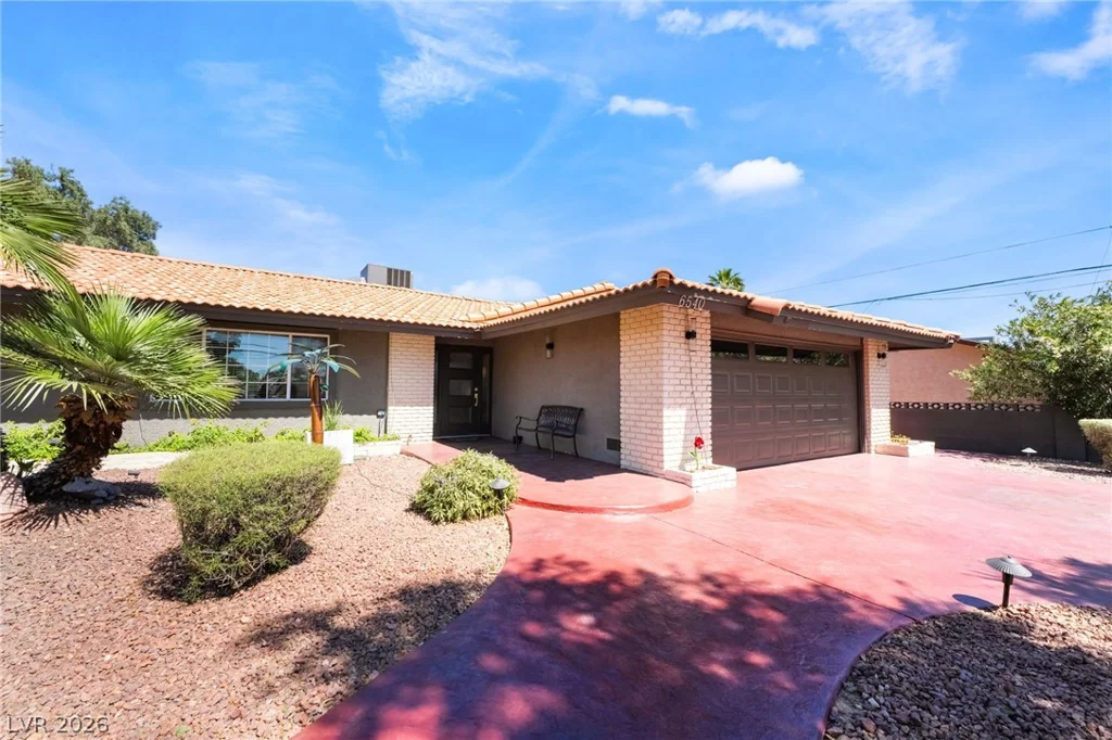 6540 Laredo, Las Vegas, NV 89146