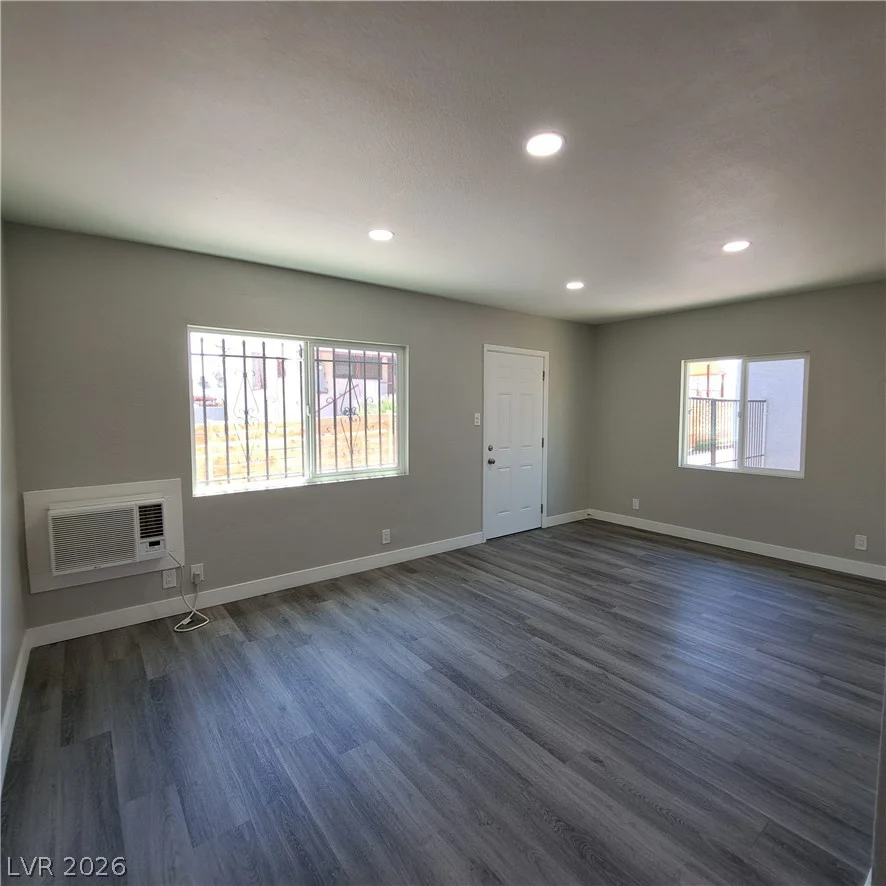 320 10th, Las Vegas, NV 89101