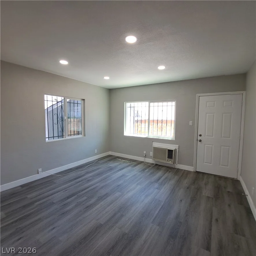 320 10th, Las Vegas, NV 89101