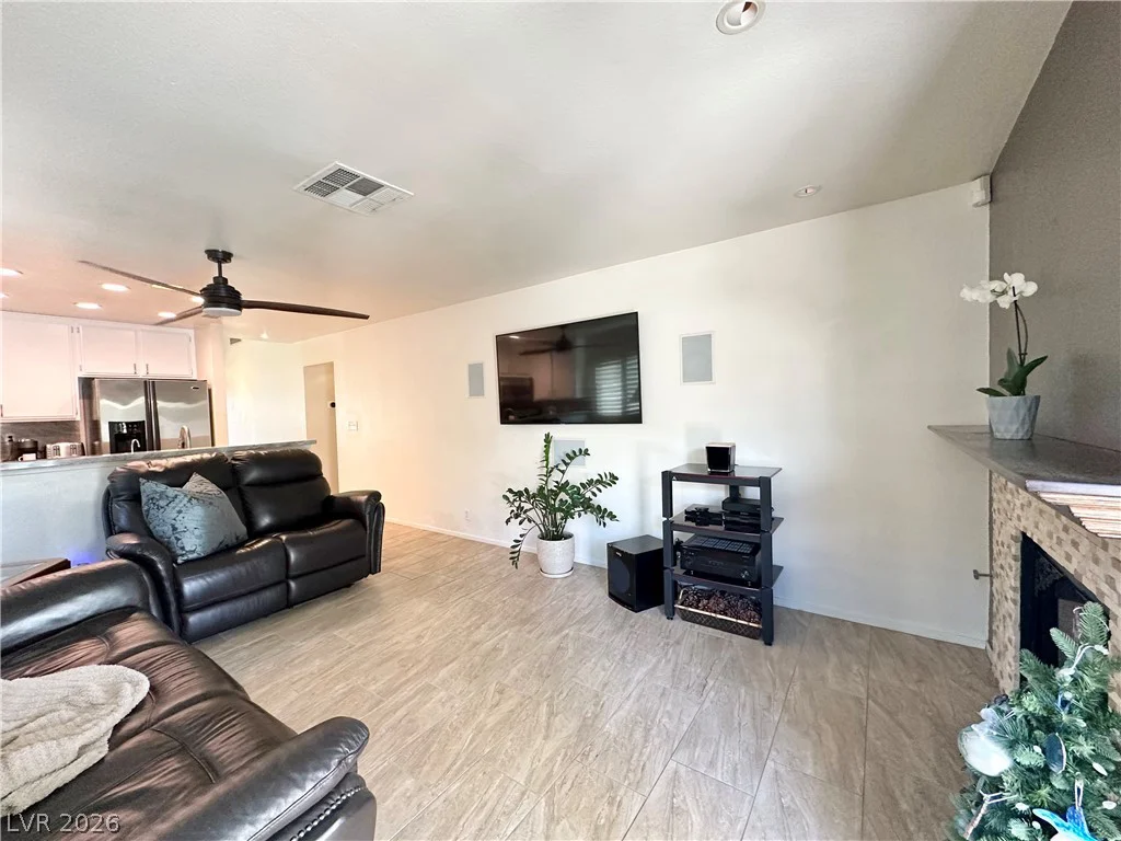 7749 Parnell, Las Vegas, NV 89147