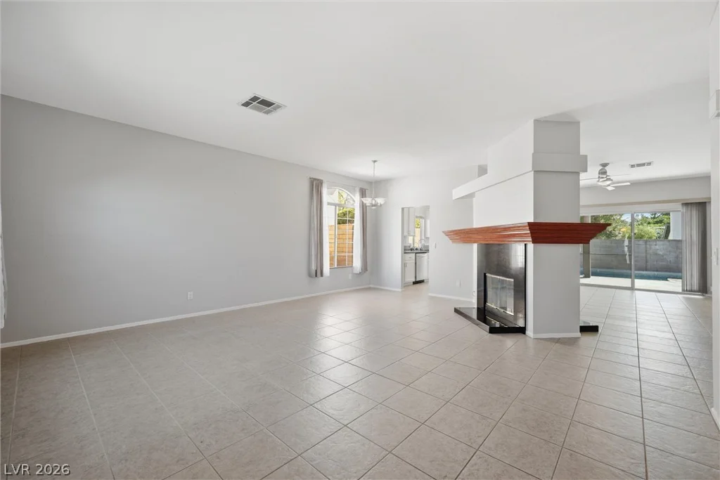 2816 Klondike, Las Vegas, NV 89117